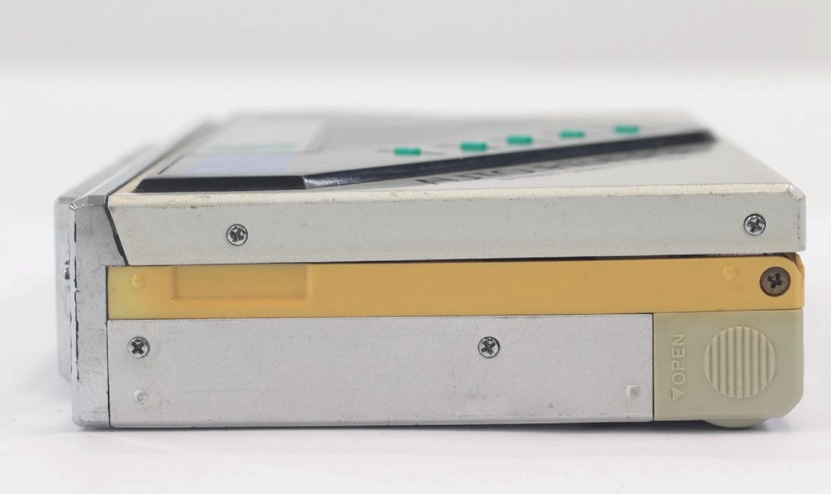 d*9様 AIWA HS-G9 オートリバース カセットプレーヤー Aiwa HS-G9 ▷ Walkman.land