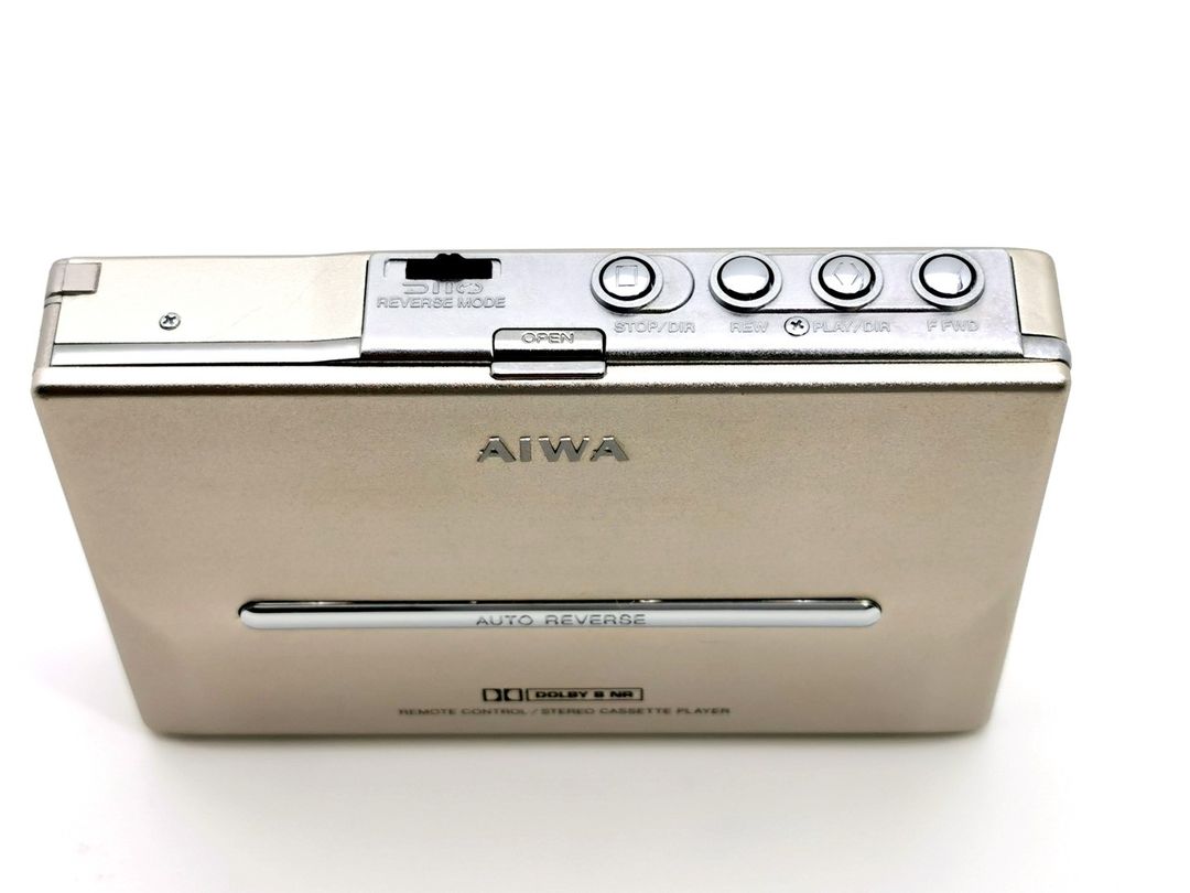 Aiwa-HS-PL55-Front-top-angled-ig-boxedwalkman