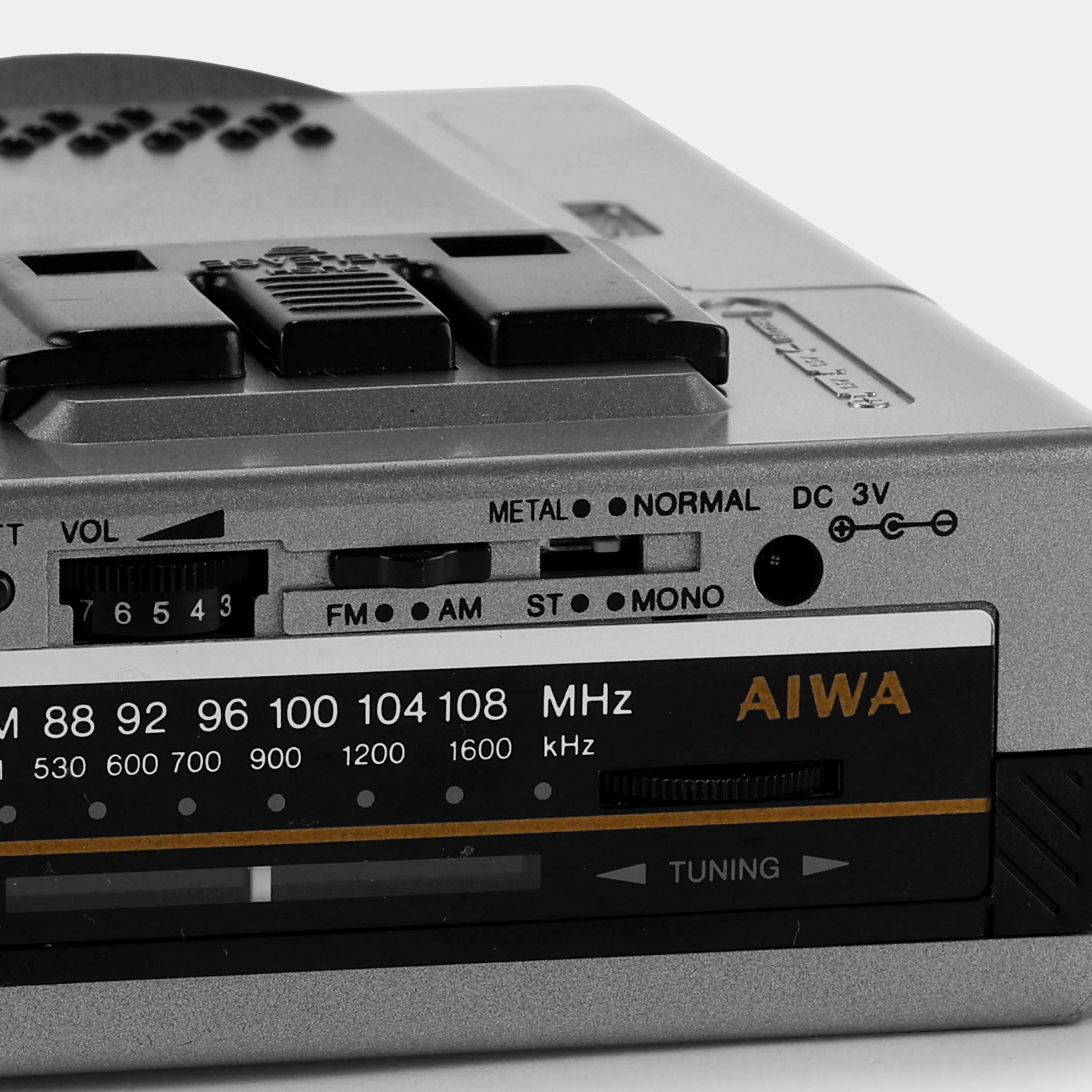 【当時物】AIWA HS-T23 ラジオ・カセットプレーヤー Aiwa HS-T23 ▷ Walkman.land