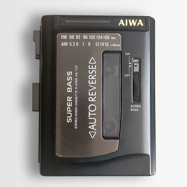 aiwa HS-RX727 FM/AMステレオ カセットプレーヤー Aiwa HS-T27 ▷ Walkman.land