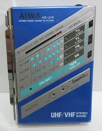 ポータブルプレーヤー AIWA HS-UV9 Aiwa HS-UV9 ▷ Walkman.land