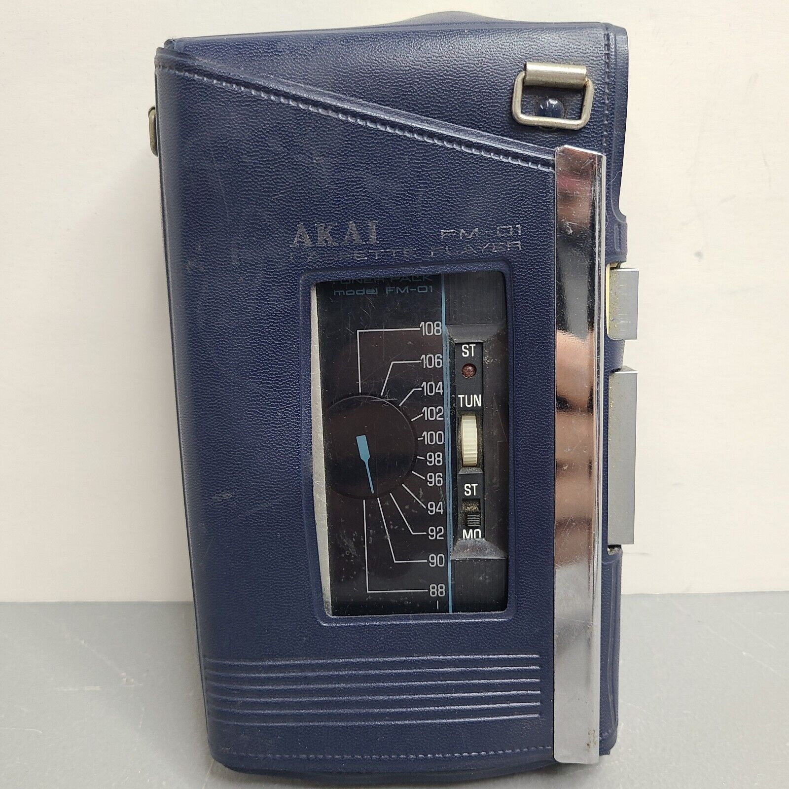 AKAI PM-01 ▷ Walkman.land