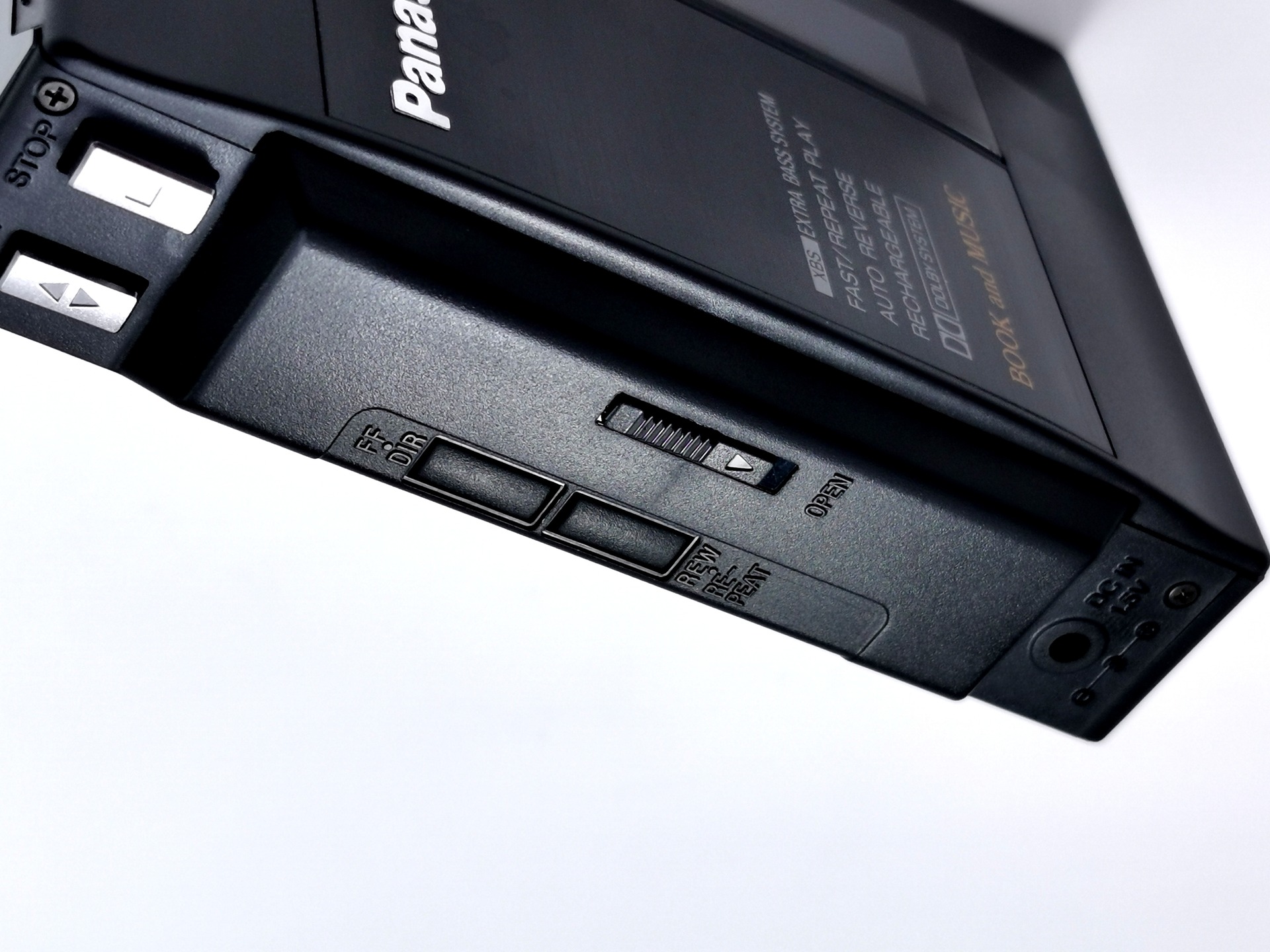 カセットウォークマンPanasonic RQ-S30 黒「整備済み、完動超美品」 Panasonic RQ-S30 - YouTube