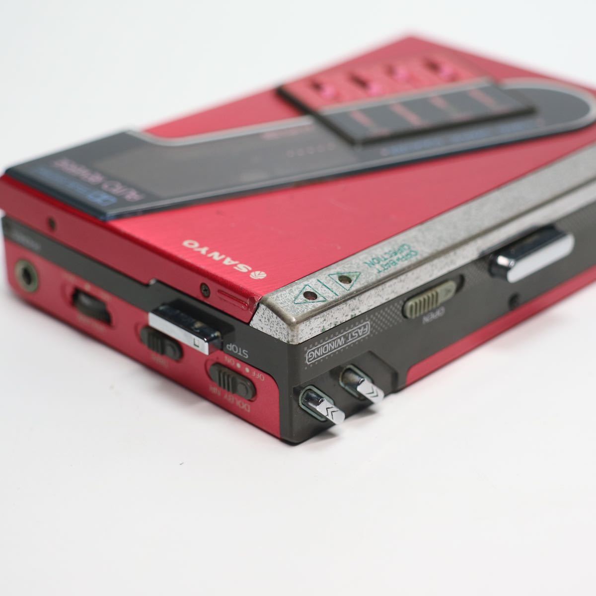 激レア SANYO JJ-P1 カセットプレーヤー レッド SANYO JJ-P1 Vintage Portable Cassette Player Red Rare Color