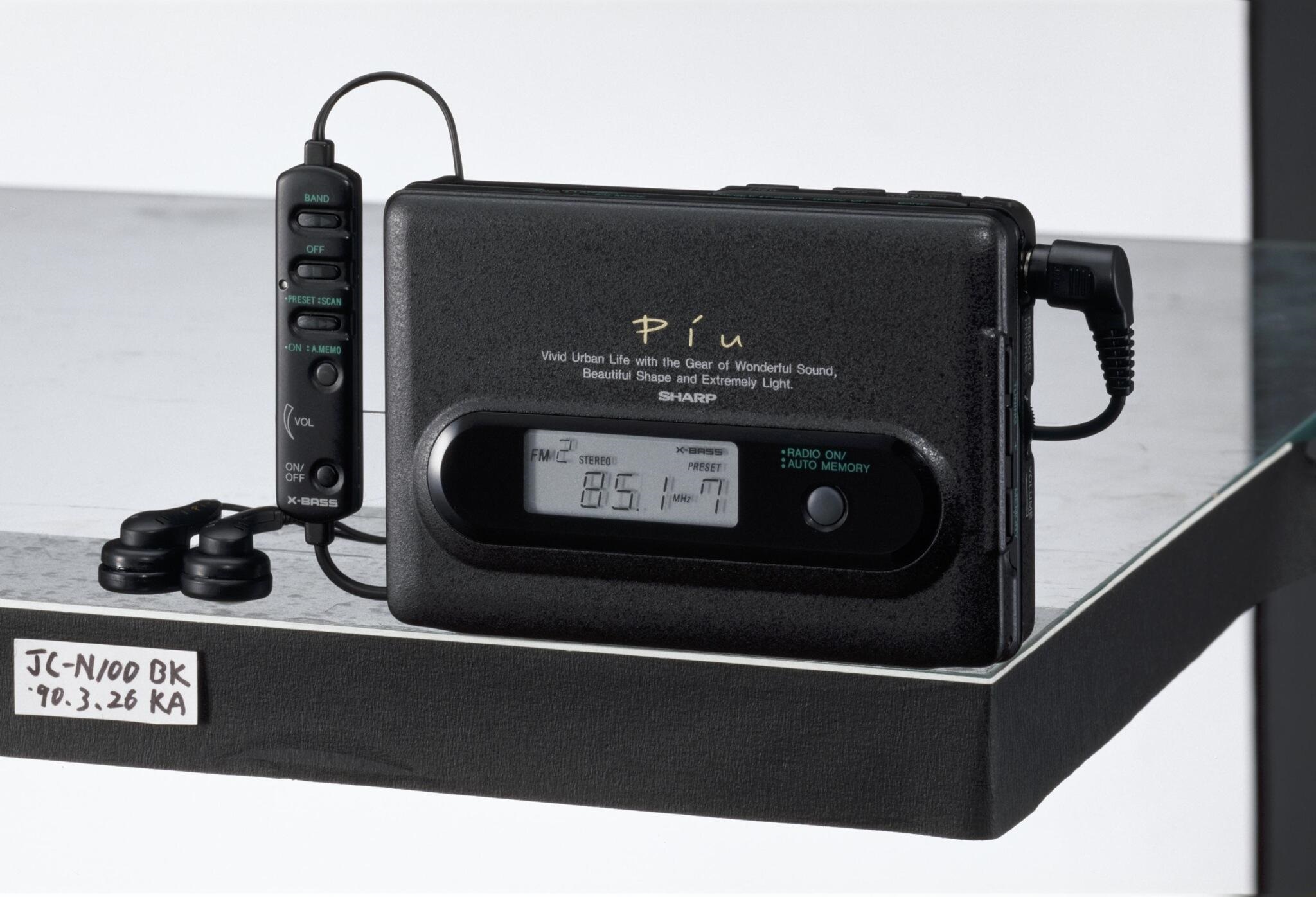 SHARP JC-N100 Piu シャープ ポータブルカセットプレーヤー Sharp JC-N100 ▷ Walkman.land