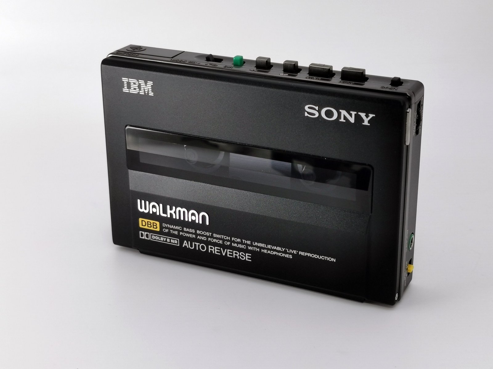 Sony_WM-150_-_IBM_branded_unit_angled_ig-boxedwalkman