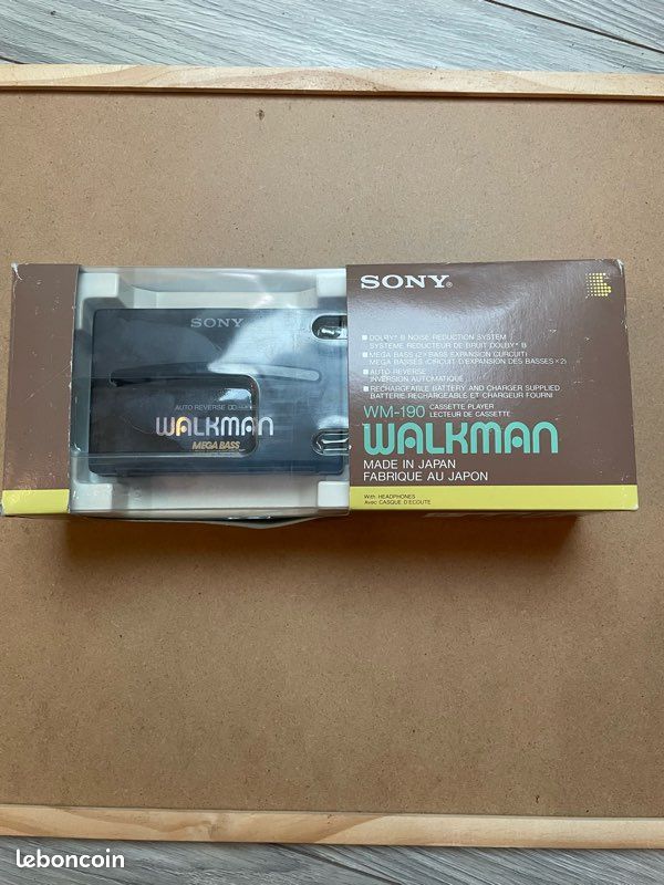 Very Clean Sony Walkman WM-190 Metal Case deals EX Head Cassette Player