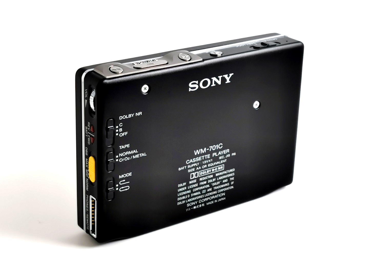 Sony_WM-701C_-_Angled_rear_ig-boxedwalkman