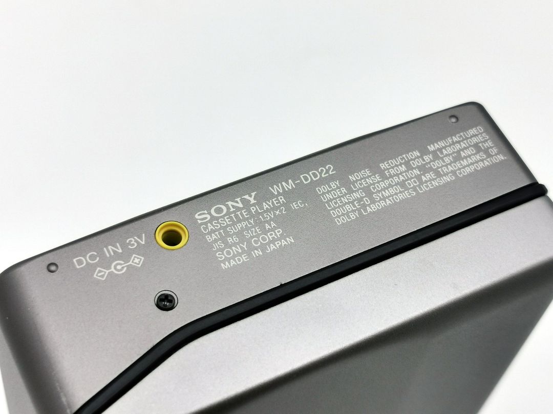 Sony-WM-DD22-Zoom-DC-jack-and-model-make-ig-boxedwalkman