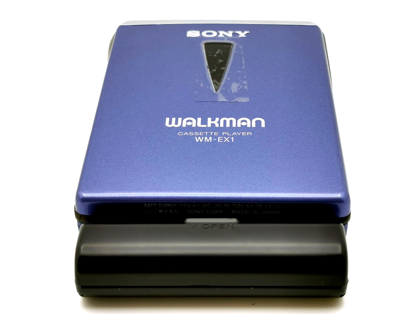 Sony-WM-EX1-Bottom-angled-with-sidecar-ig-boxedwalkman