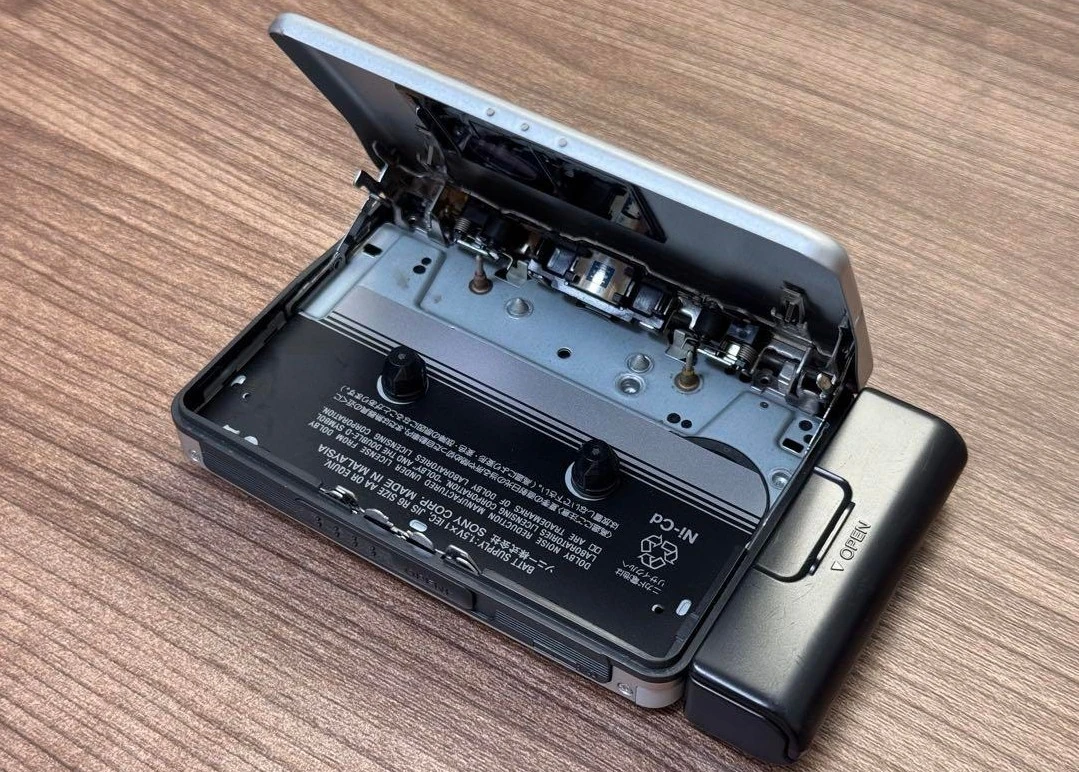 【動作品】 SONYカセットウオークマンWM- EX610 SONY ソニー WALKMAN ウォークマン カセットプレーヤー WM-EX610