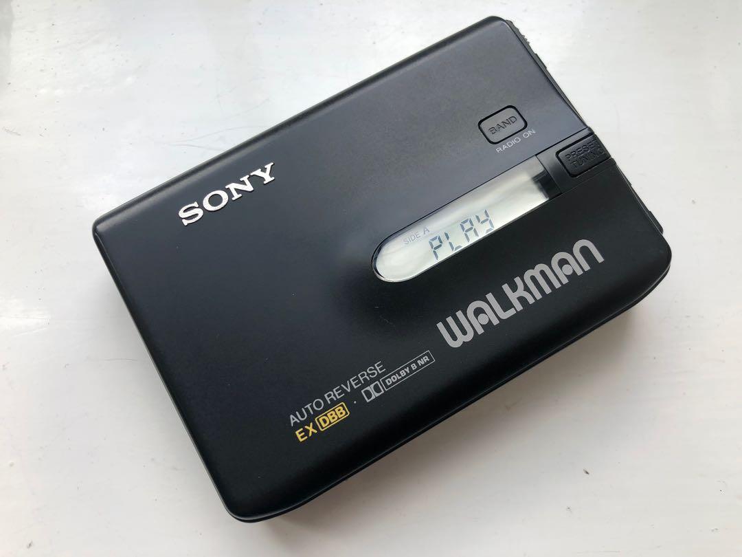 Sony-WM-FX70-01